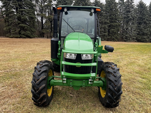 2023 John Deere 5090E - Photo8