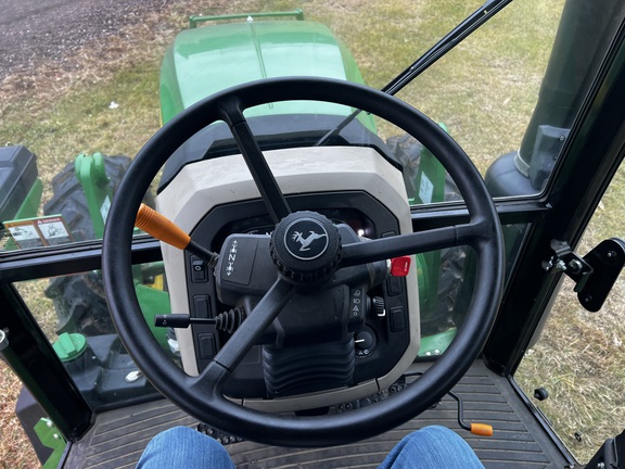 2023 John Deere 5090E - Photo24