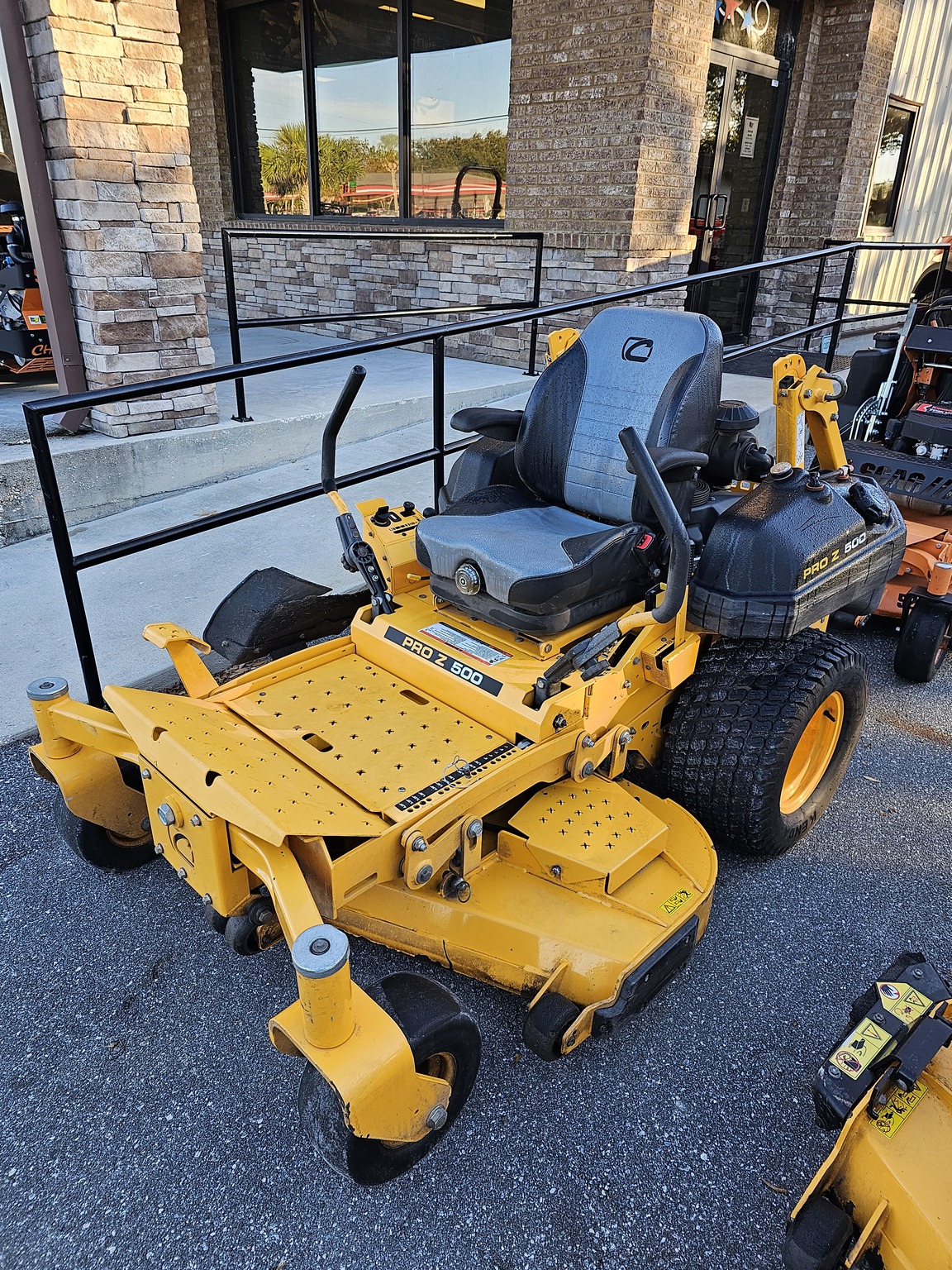 2019 Cub Cadet Pro Z 500 Image 3