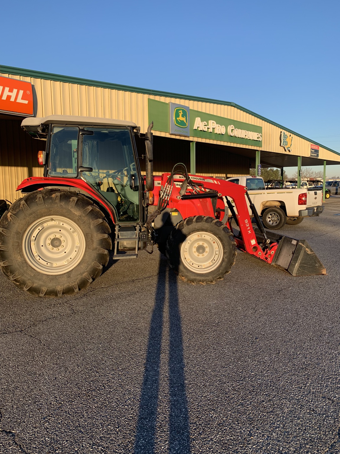 2016 Massey Ferguson 4610 Image 4