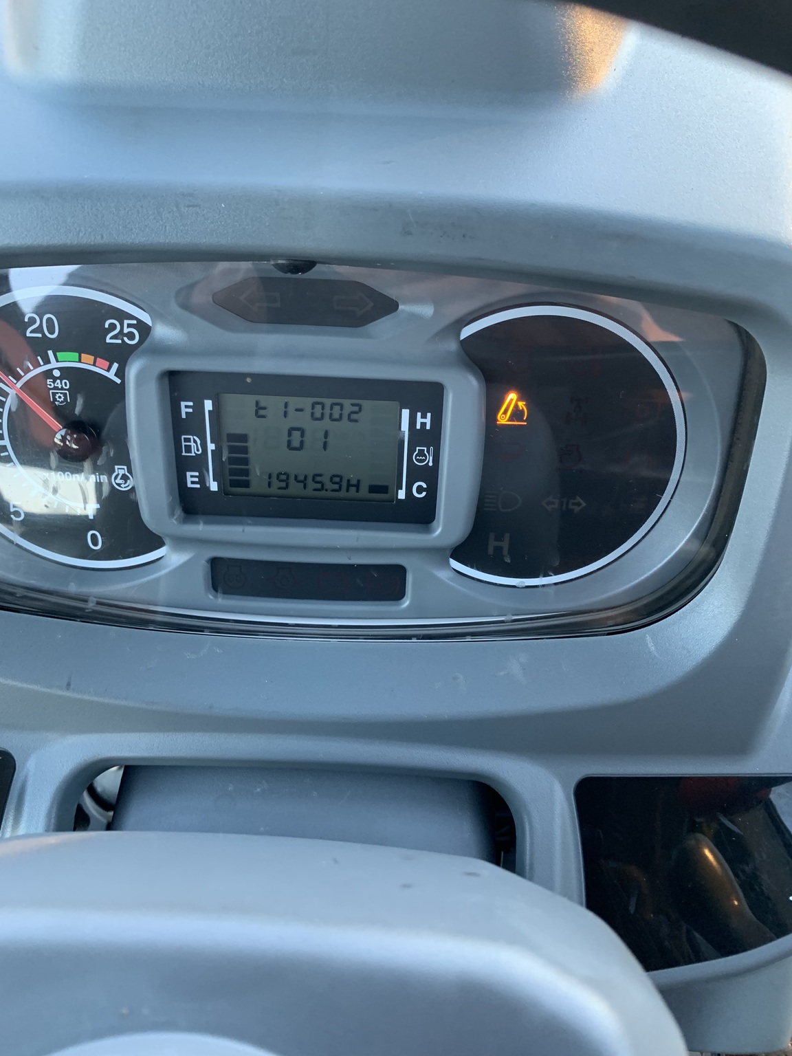 2016 Massey Ferguson 4610 Image 8