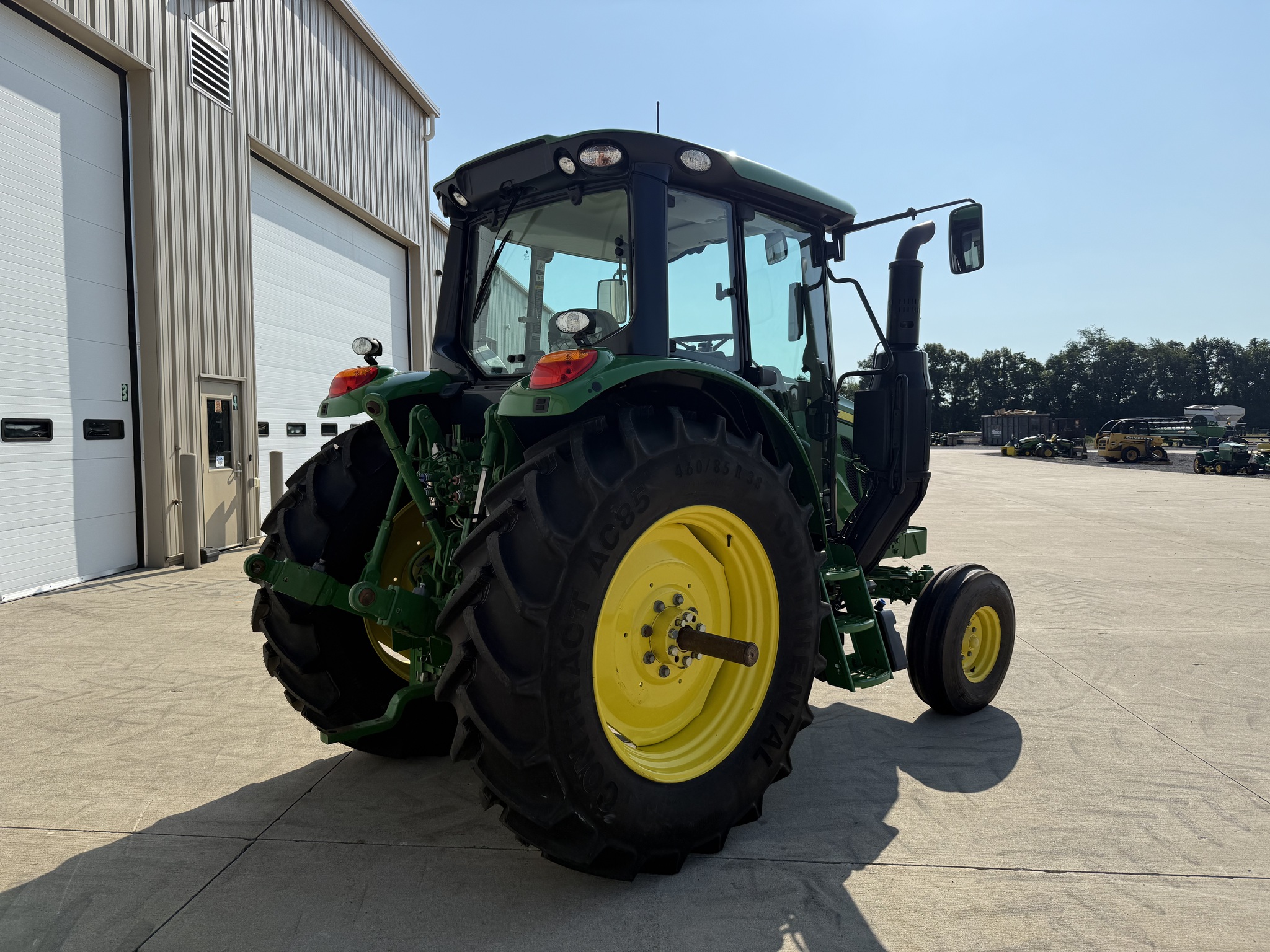 2022 John Deere 6110M Image 3