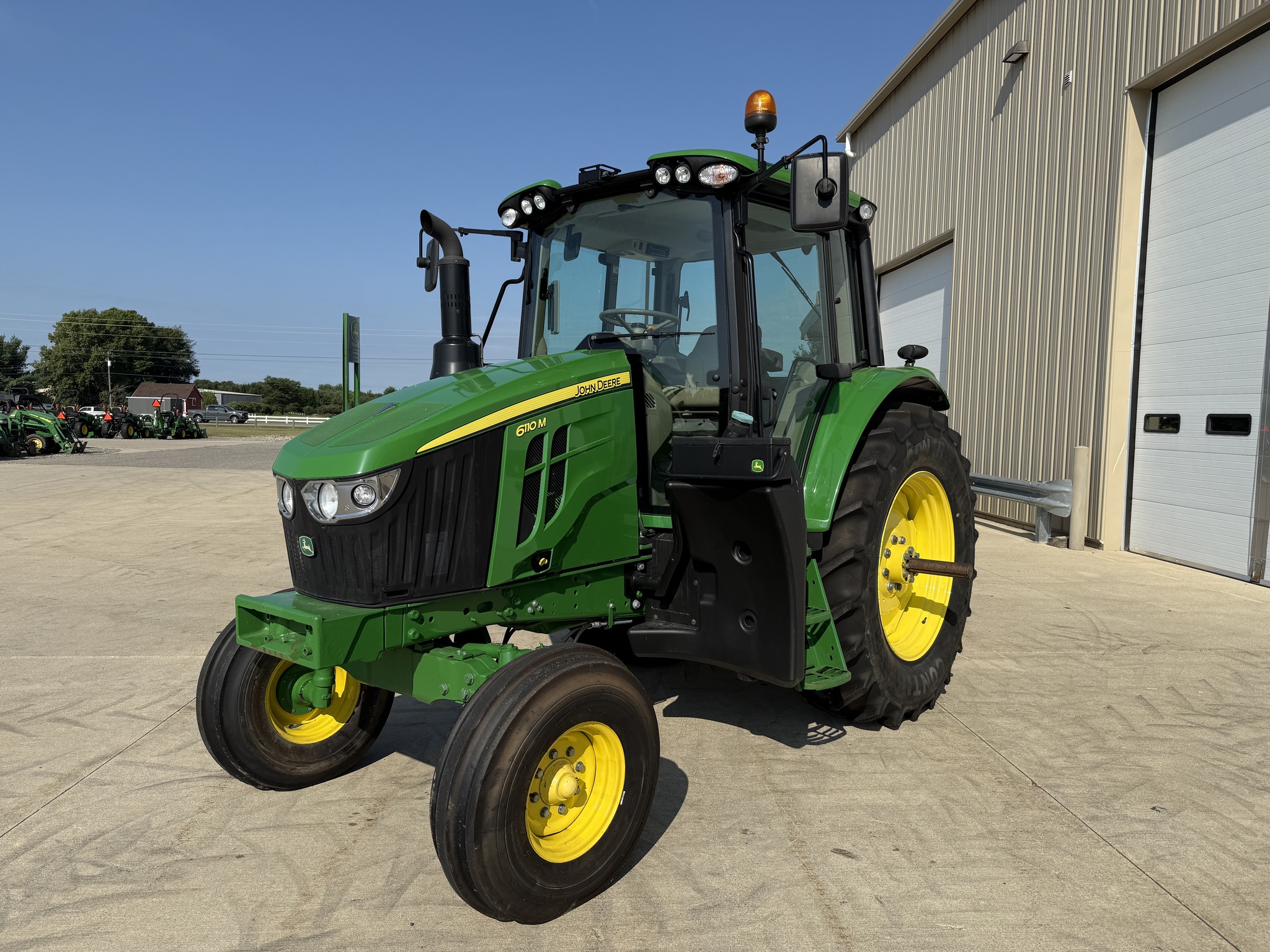 2022 John Deere 6110M Image 7