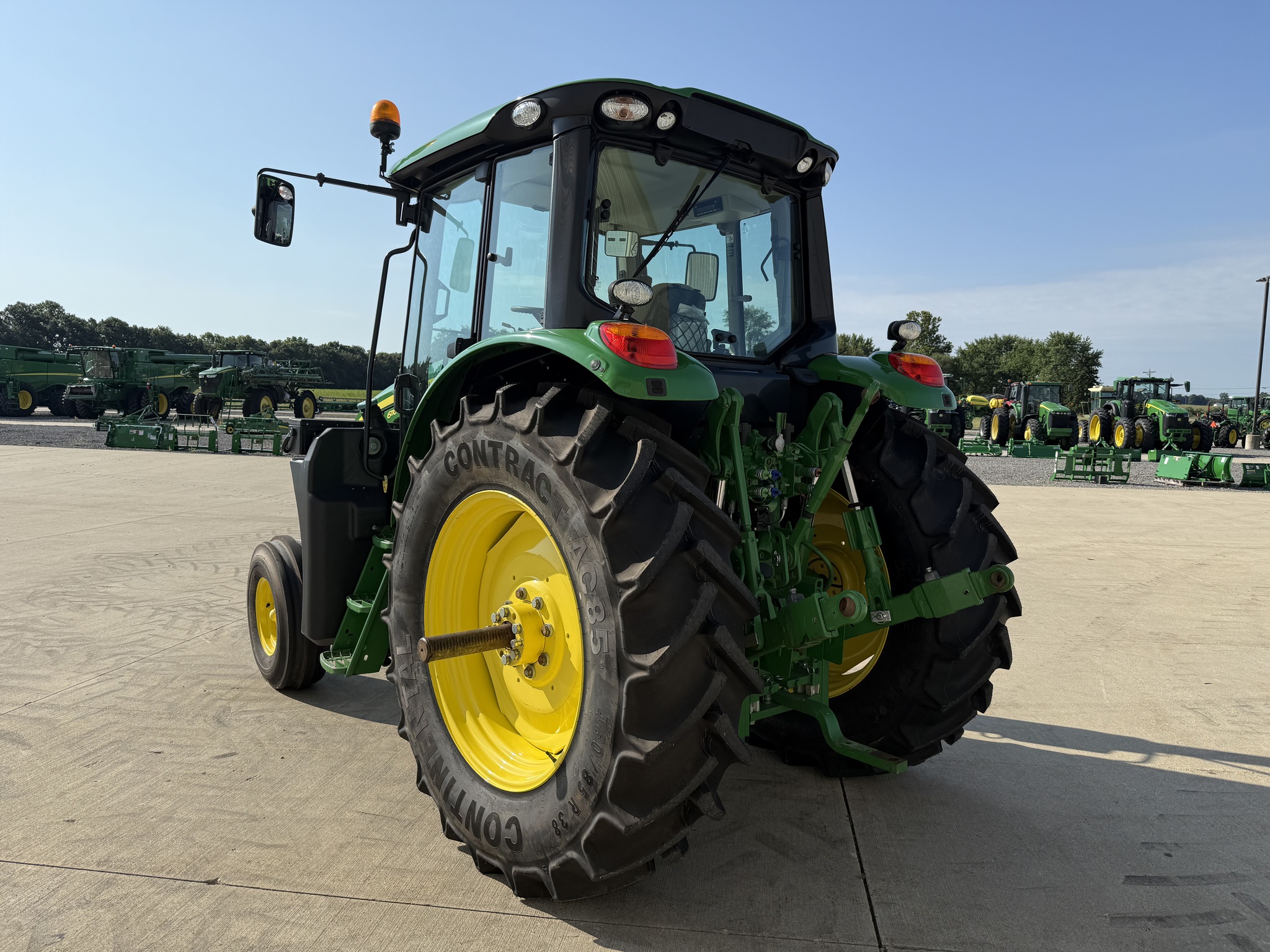 2022 John Deere 6110M Image 5