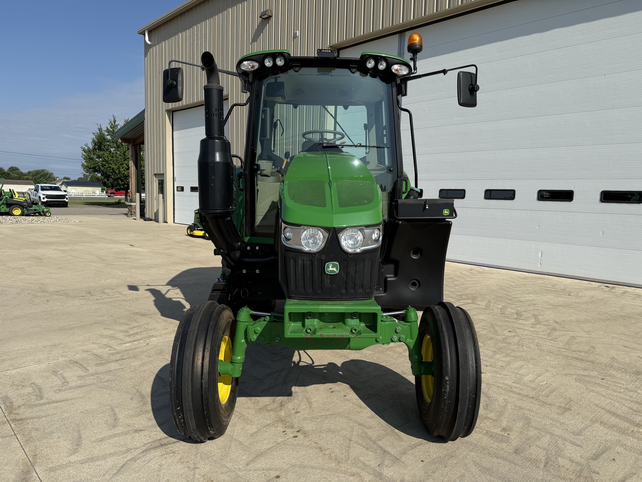2022 John Deere 6110M Image 8
