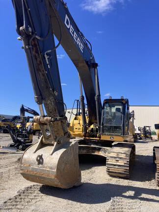 Photo of a 2021 John Deere 350 P
