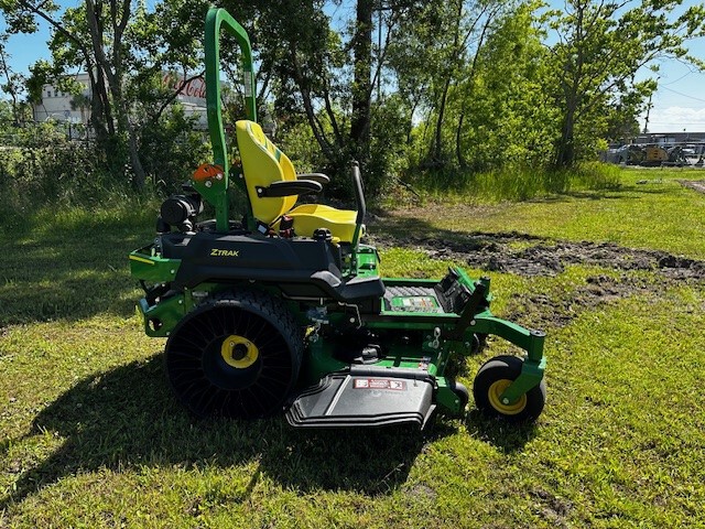 2023 John Deere Z760R Image 3