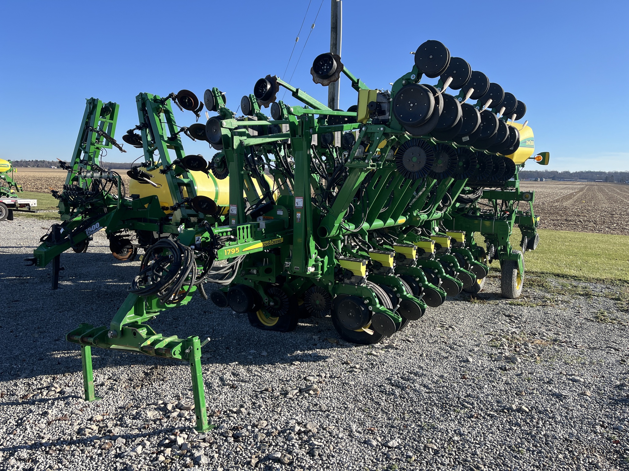 Used 2018 John Deere 1795 Planters: Drawn at Koenig Equipment in Anna, OH - PhotoXL1