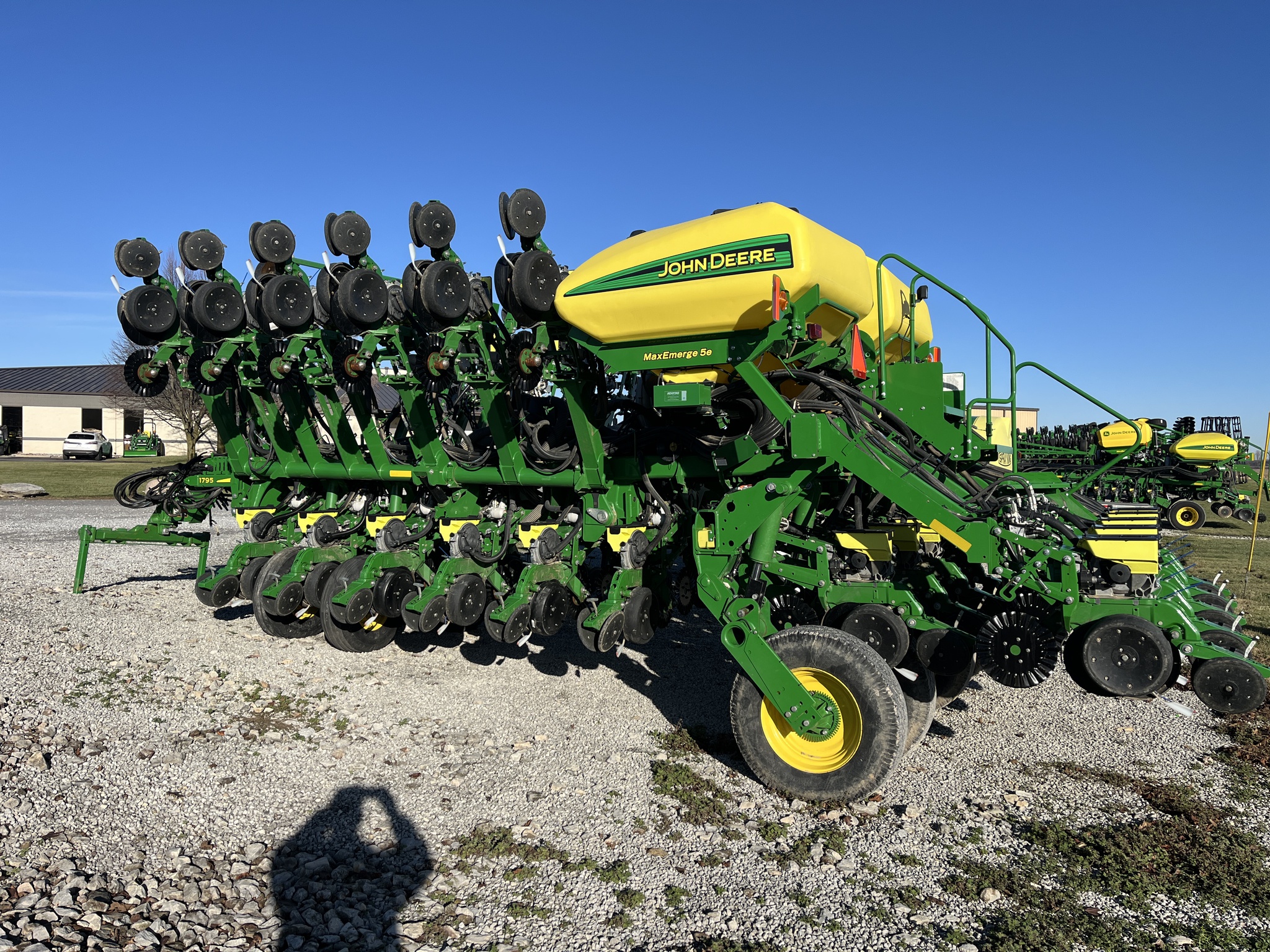 Used 2018 John Deere 1795 Planters: Drawn at Koenig Equipment in Anna, OH - PhotoXL3
