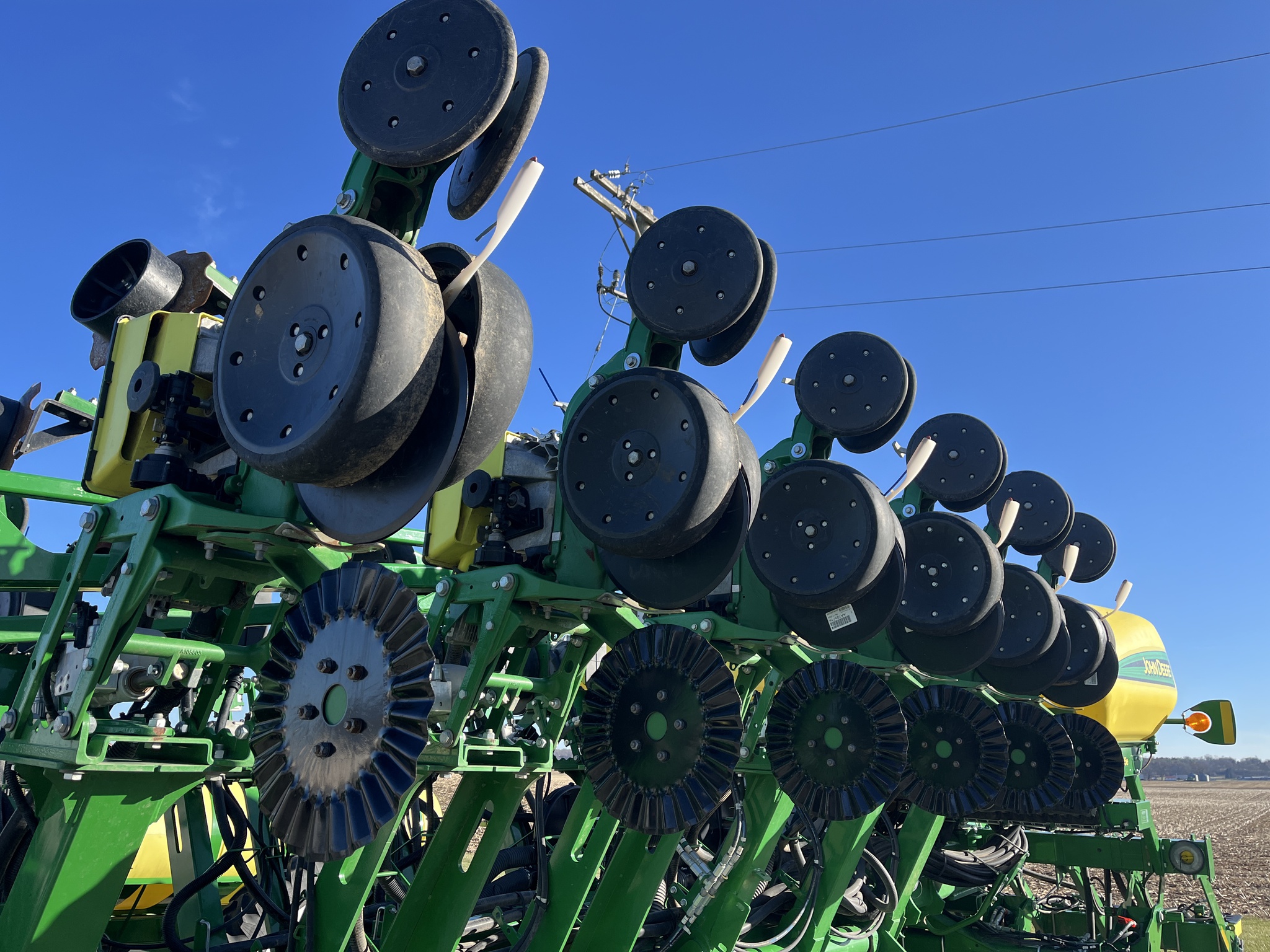 Used 2018 John Deere 1795 Planters: Drawn at Koenig Equipment in Anna, OH - PhotoXL6