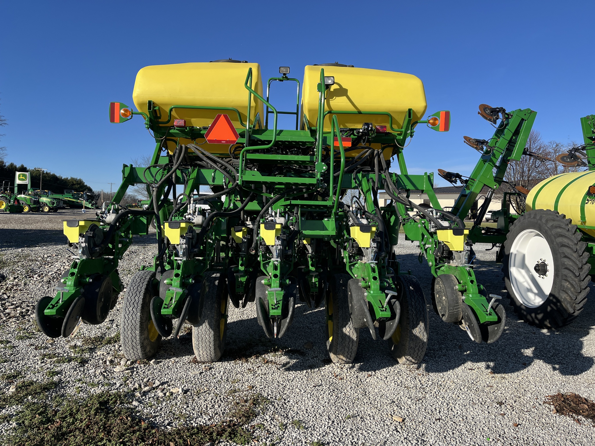 Used 2018 John Deere 1795 Planters: Drawn at Koenig Equipment in Anna, OH - PhotoXL4