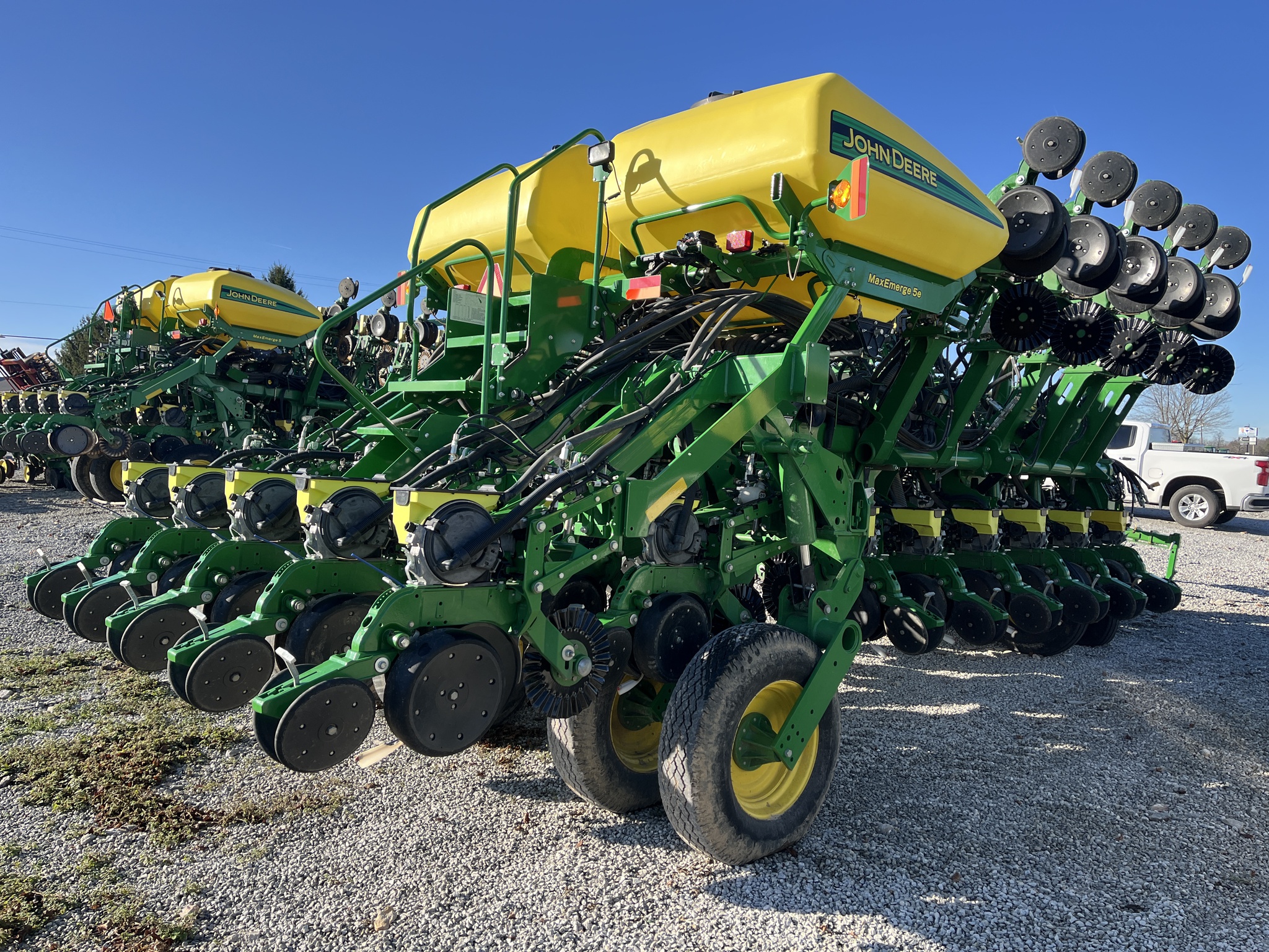 Used 2018 John Deere 1795 Planters: Drawn at Koenig Equipment in Anna, OH - PhotoXL5