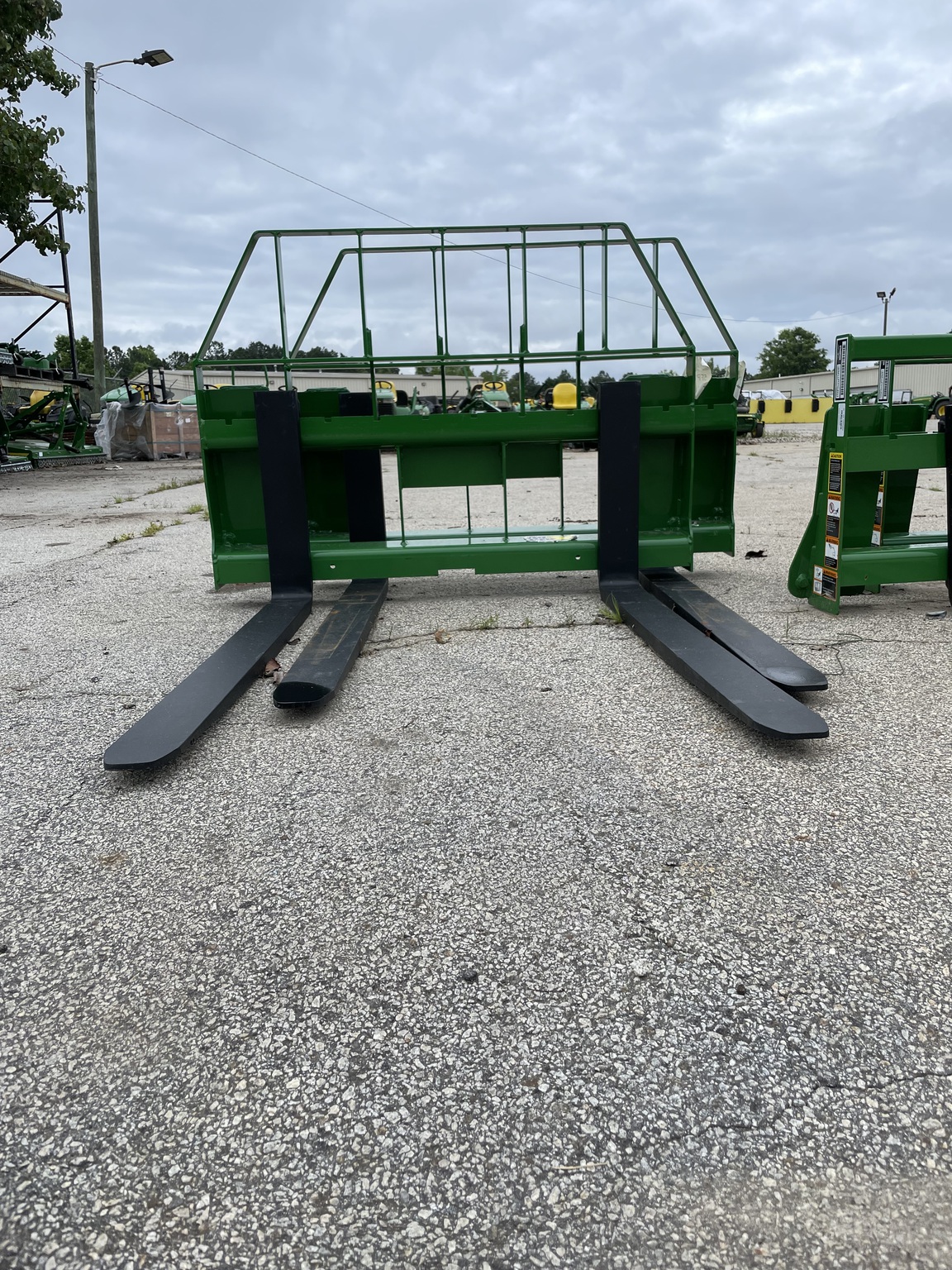 2024 Frontier AP12F Image 1