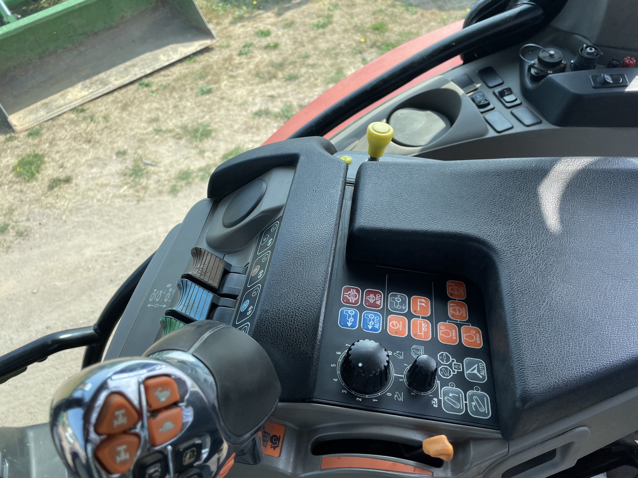 2019 Case IH Maxxum 145 MC T4B Image 24