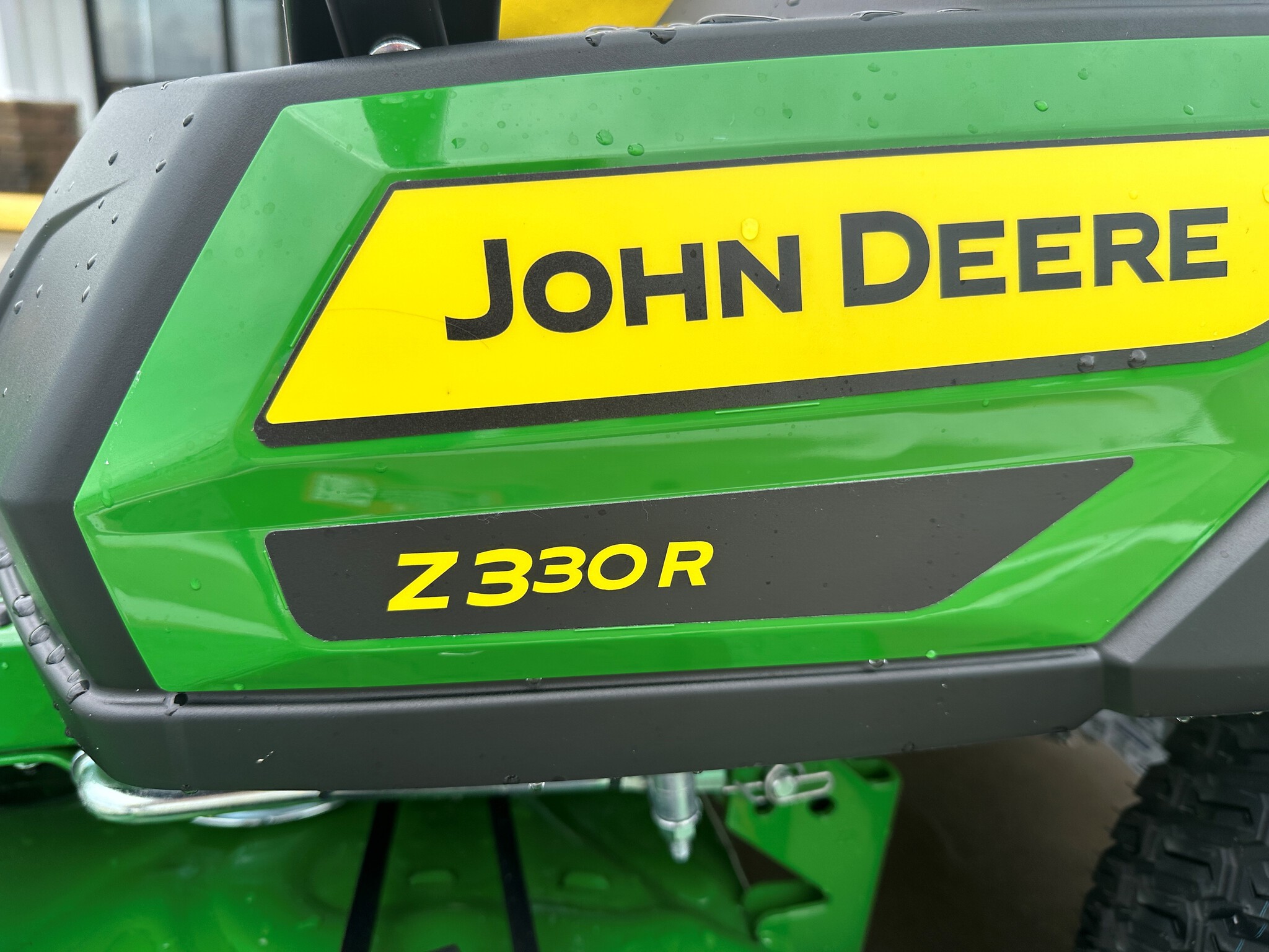 2025 John Deere Z330R Image 3