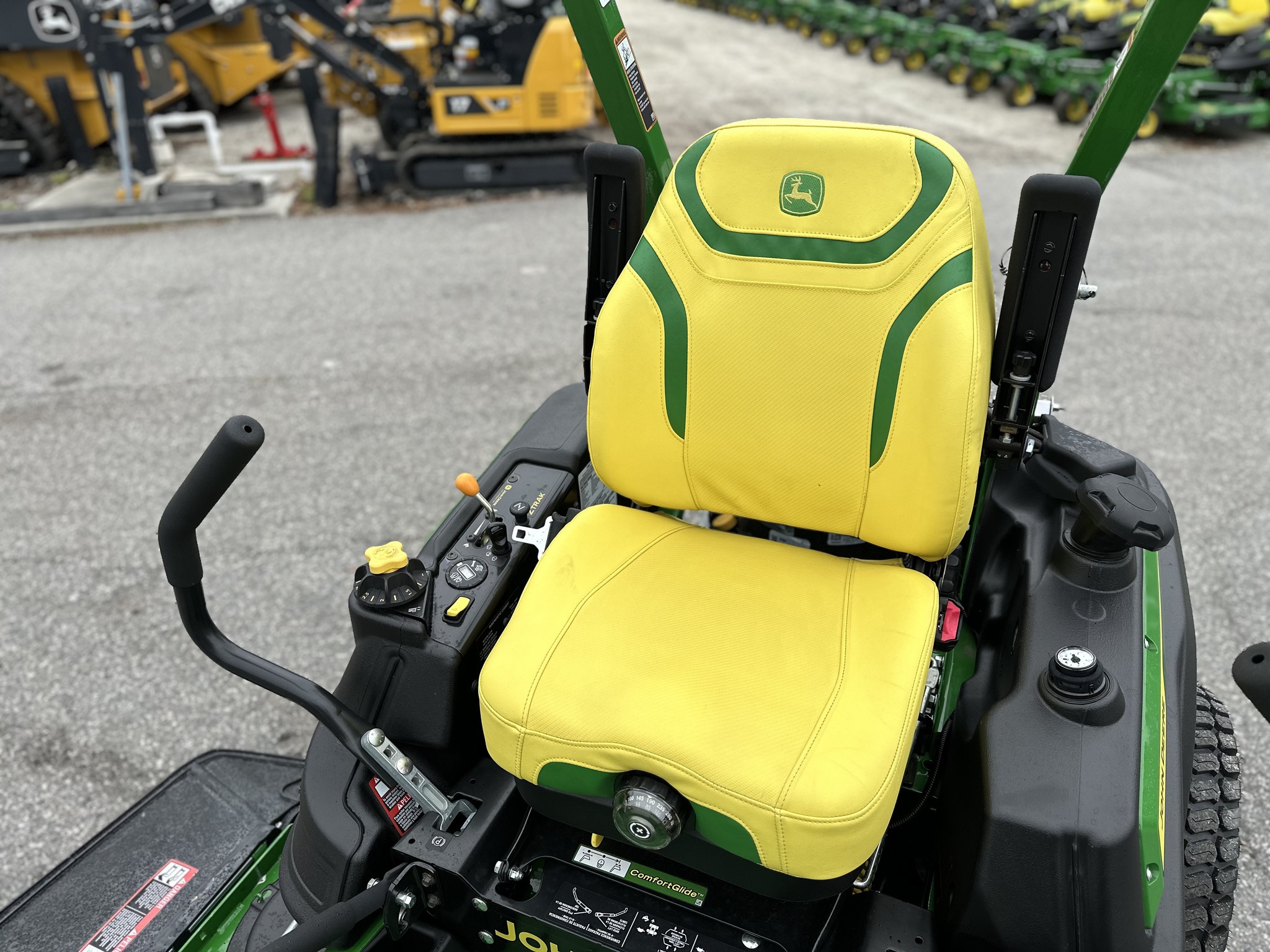 2024 John Deere Z920M 60 Image 5