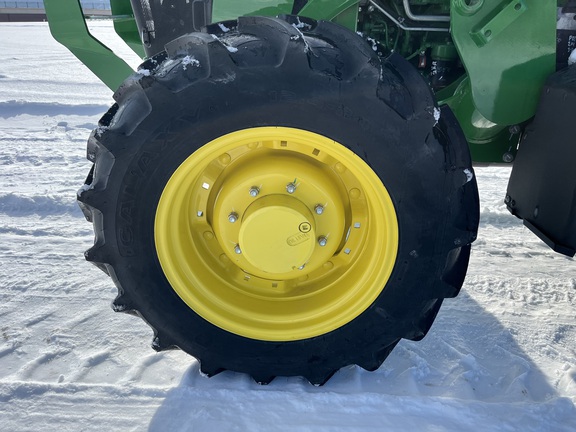 2024 John Deere 5090E - Photo9