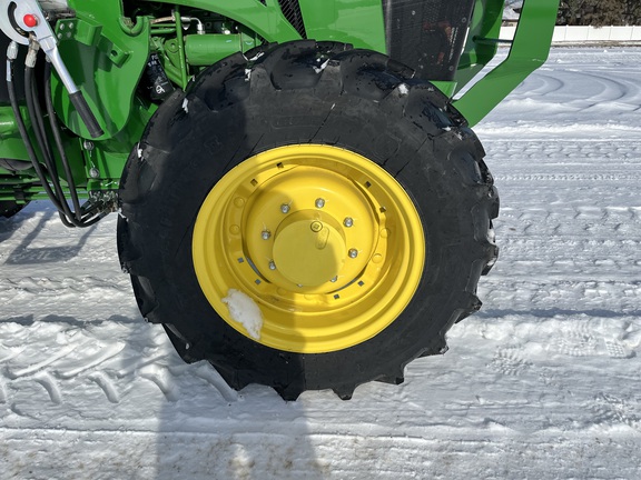 2024 John Deere 5090E - Photo12