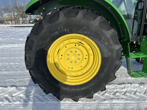 2024 John Deere 5090E - Photo15