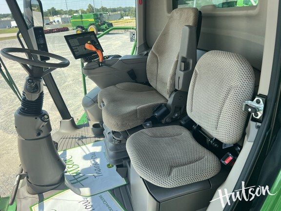 Photo of 2024 John Deere S780