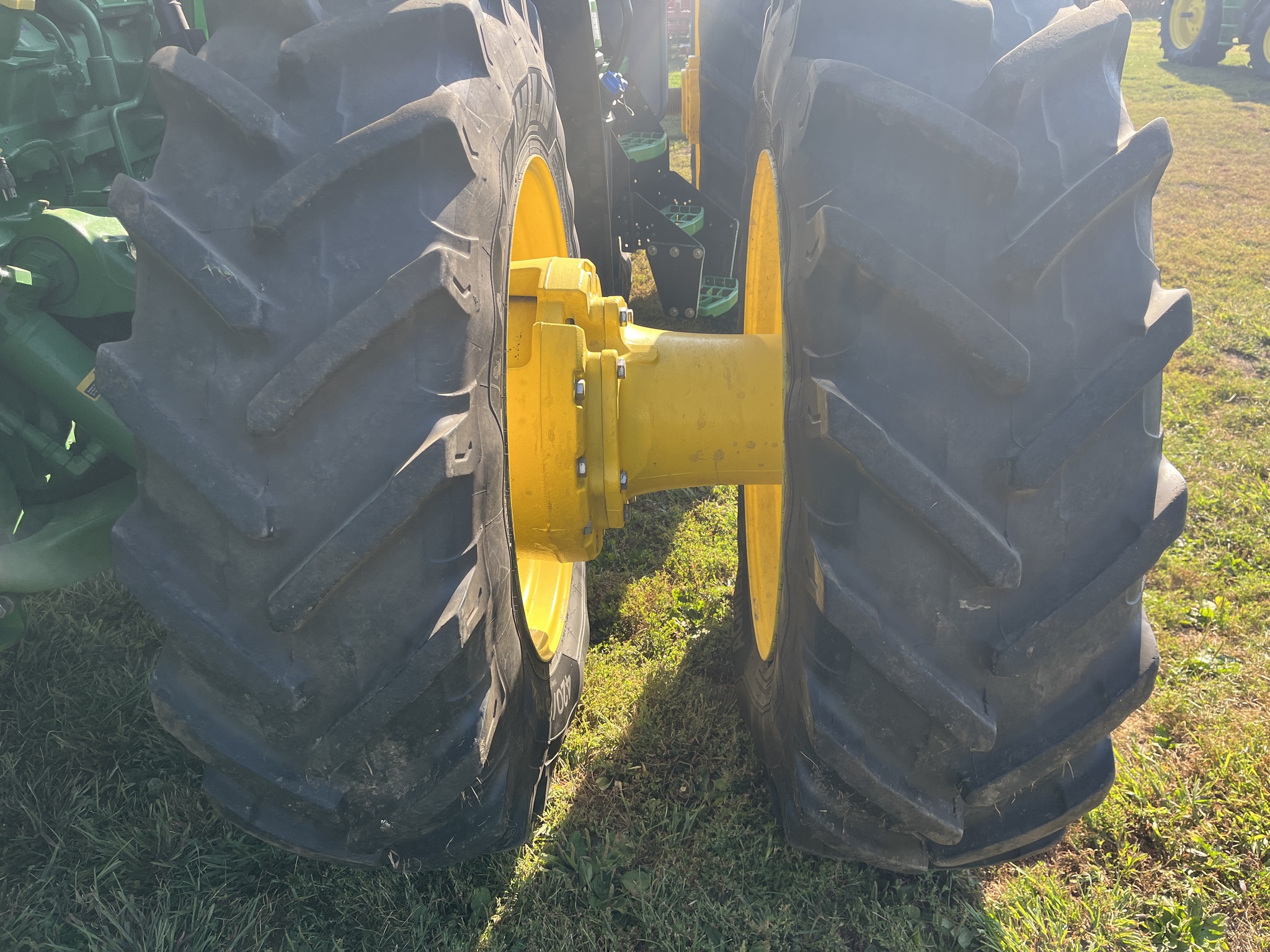  2024 John Deere 8R 340 at Heritage Tractor in Monmouth, IL