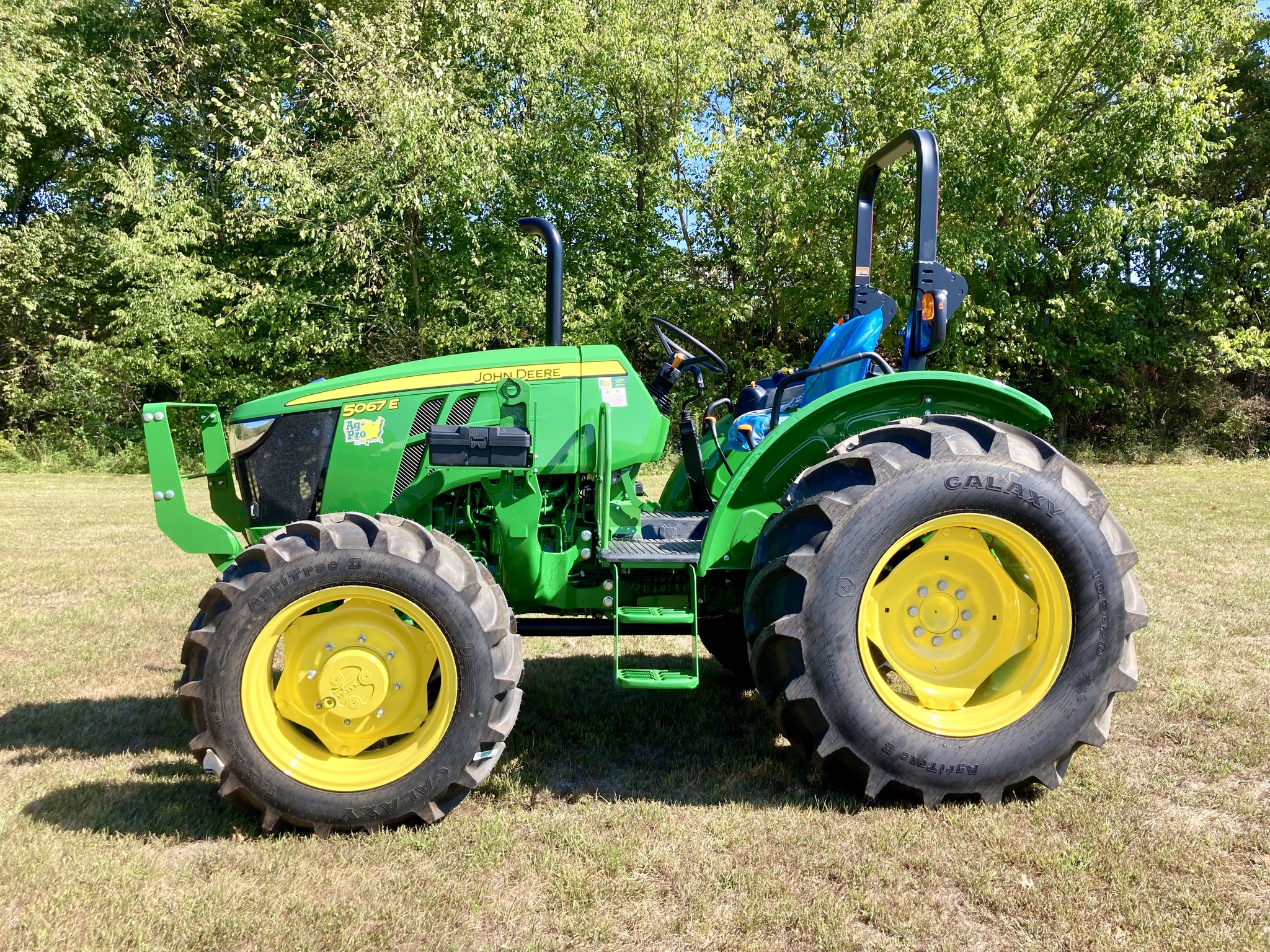 2024 John Deere 5067E Image 1