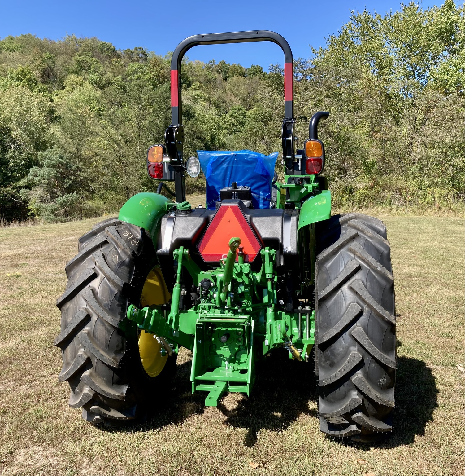 2024 John Deere 5067E Image 4