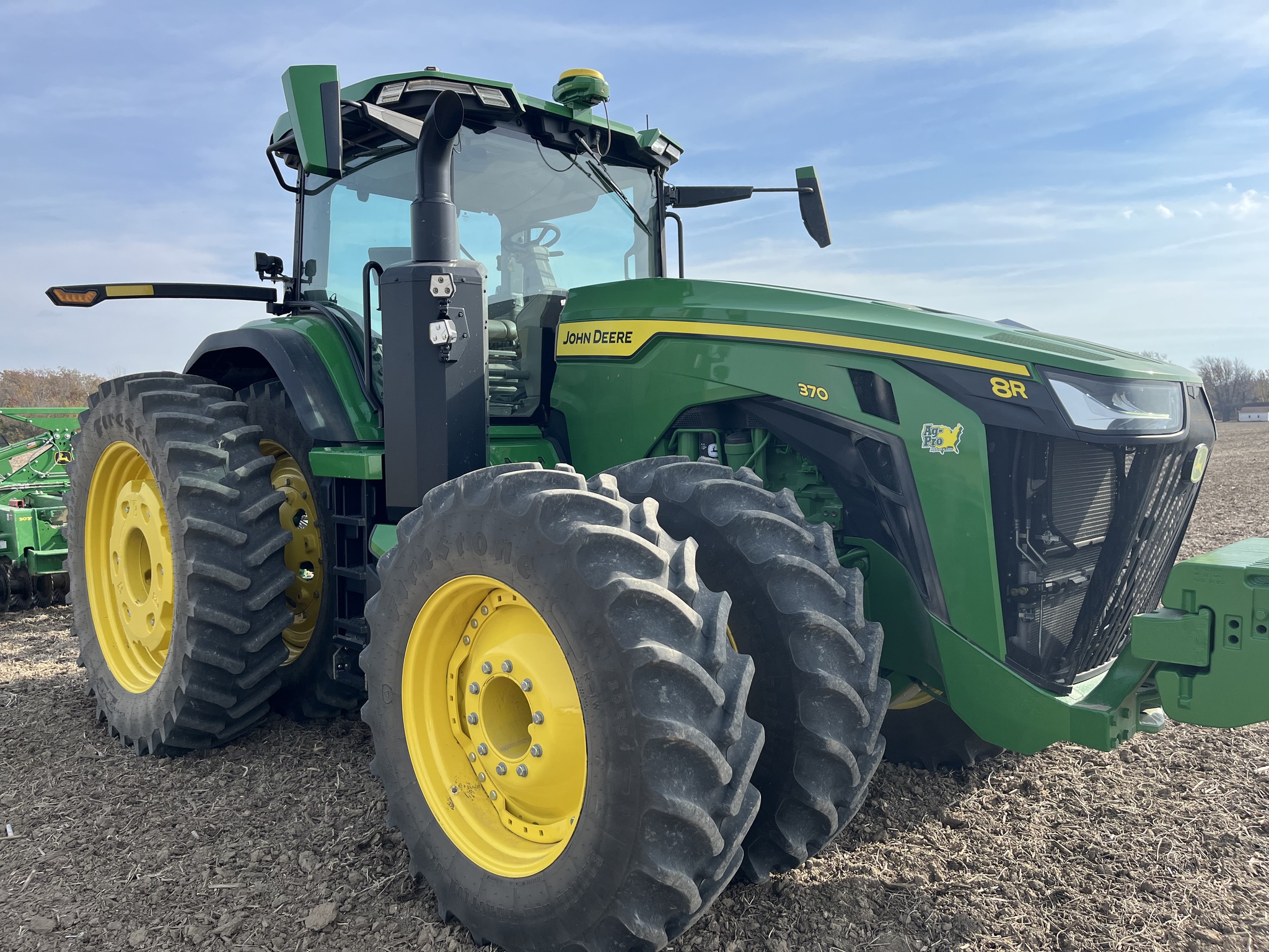 2023 John Deere 8R 370 Image 3