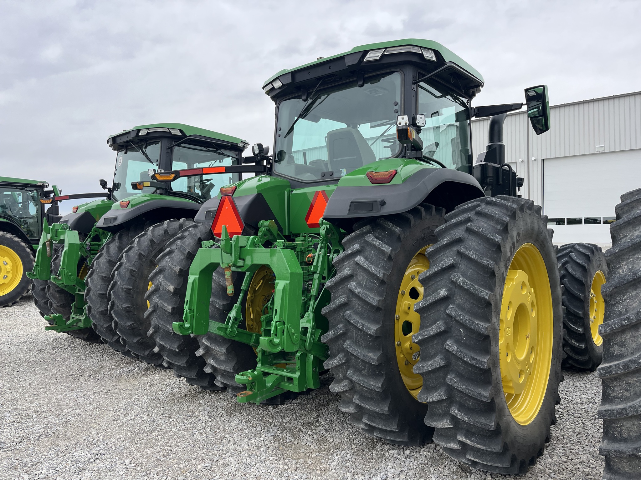 2023 John Deere 8R 370 Image 8
