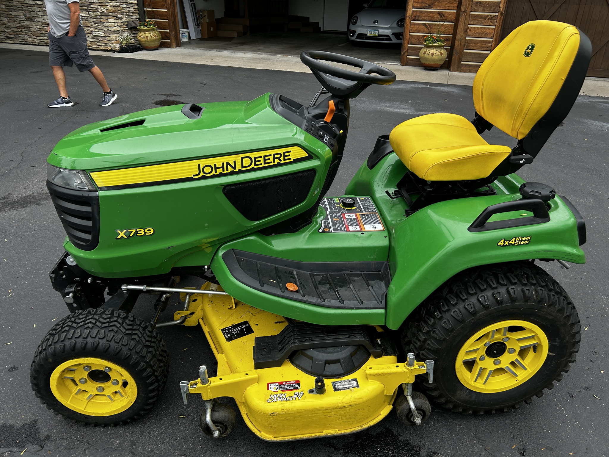 2020 John Deere X739 Image 2
