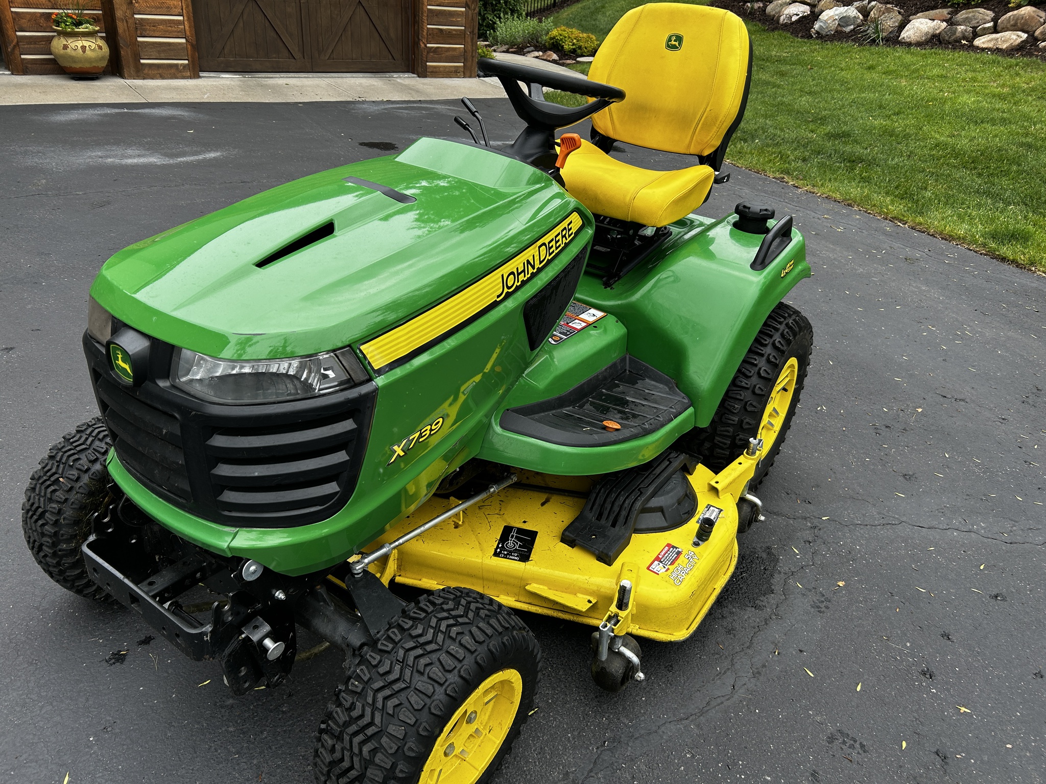 2020 John Deere X739 Image 1