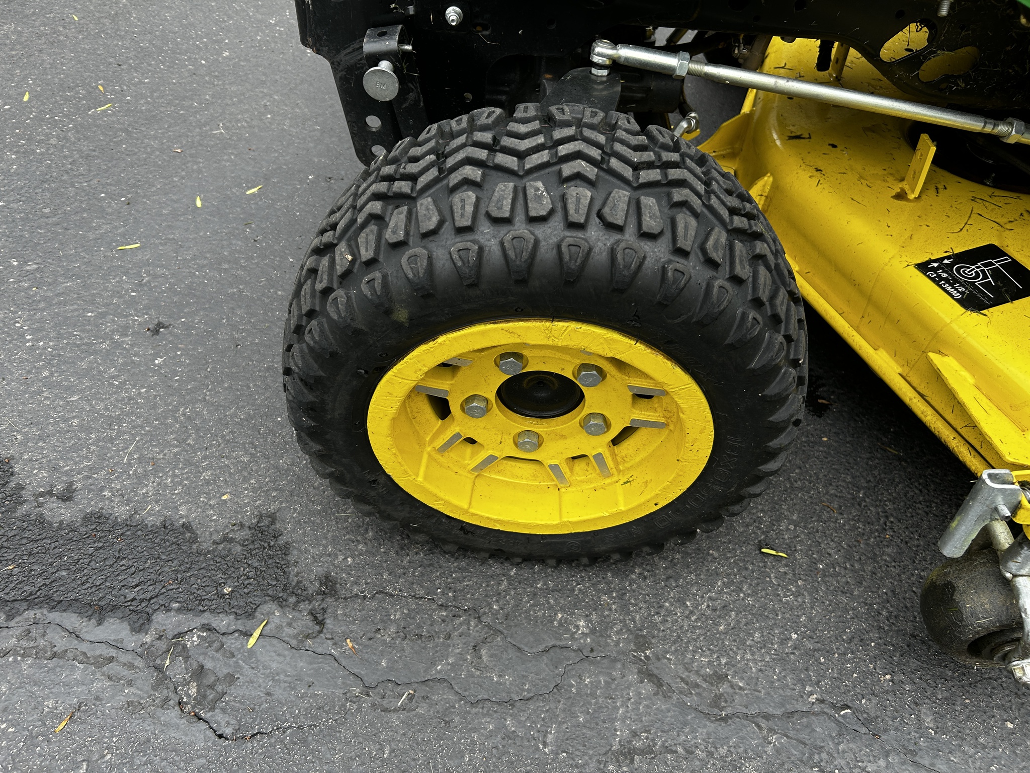 2020 John Deere X739 Image 10