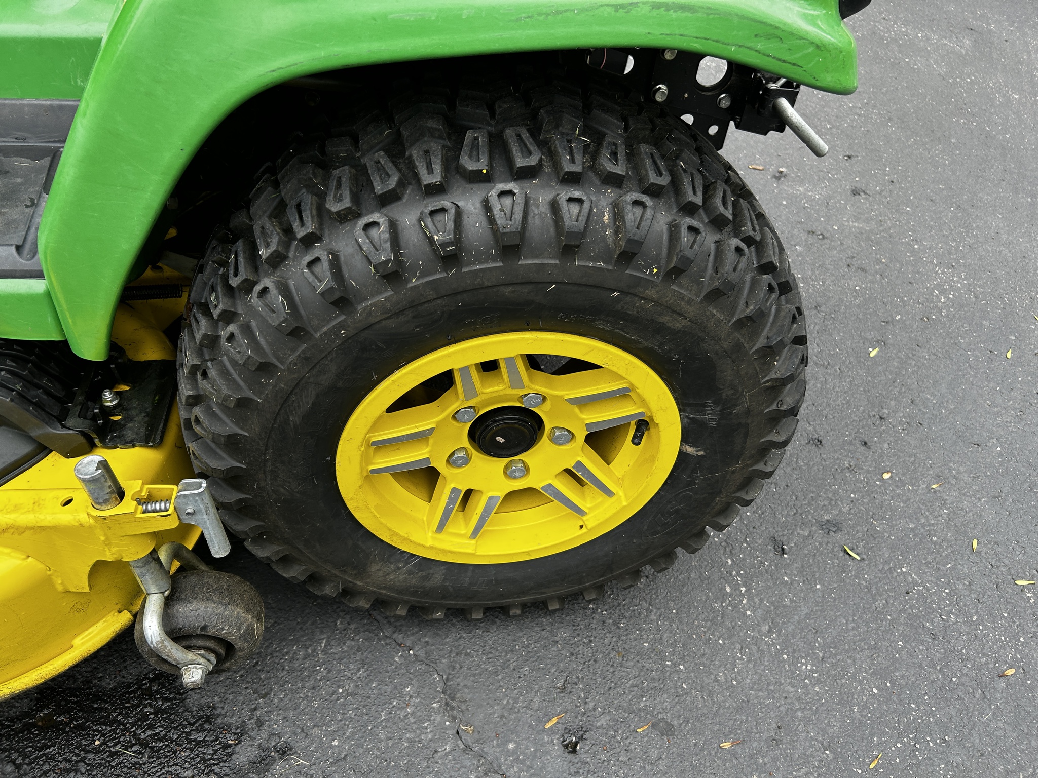 2020 John Deere X739 Image 11