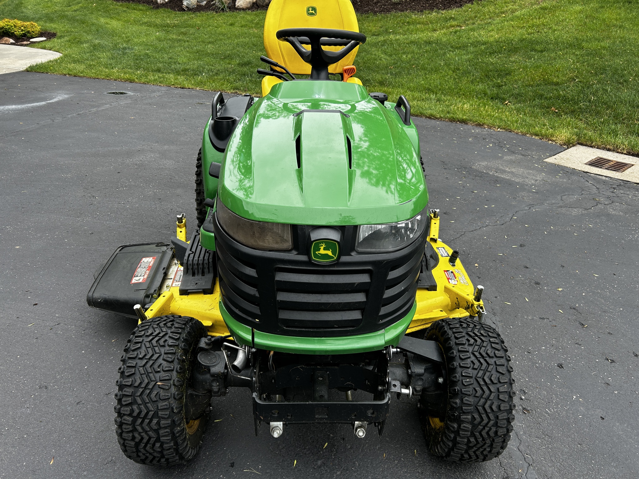 2020 John Deere X739 Image 8