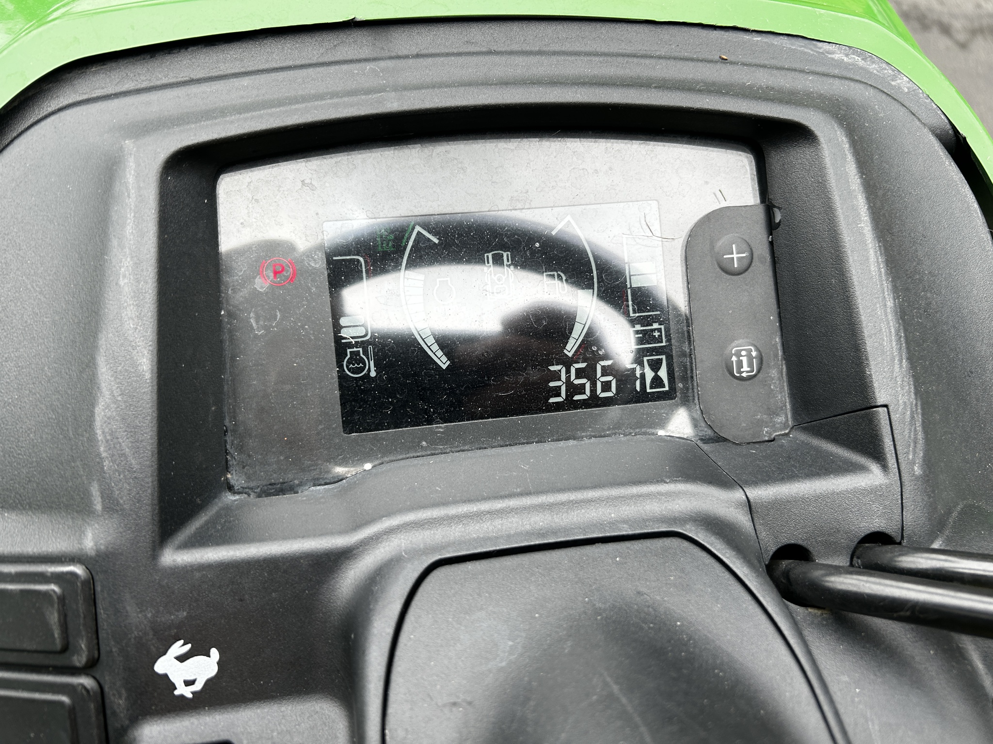 2020 John Deere X739 Image 13