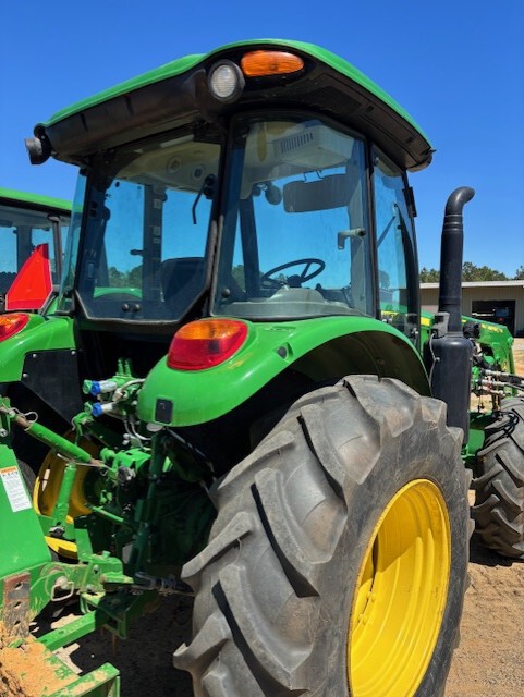 2023 John Deere 5100E Image 4
