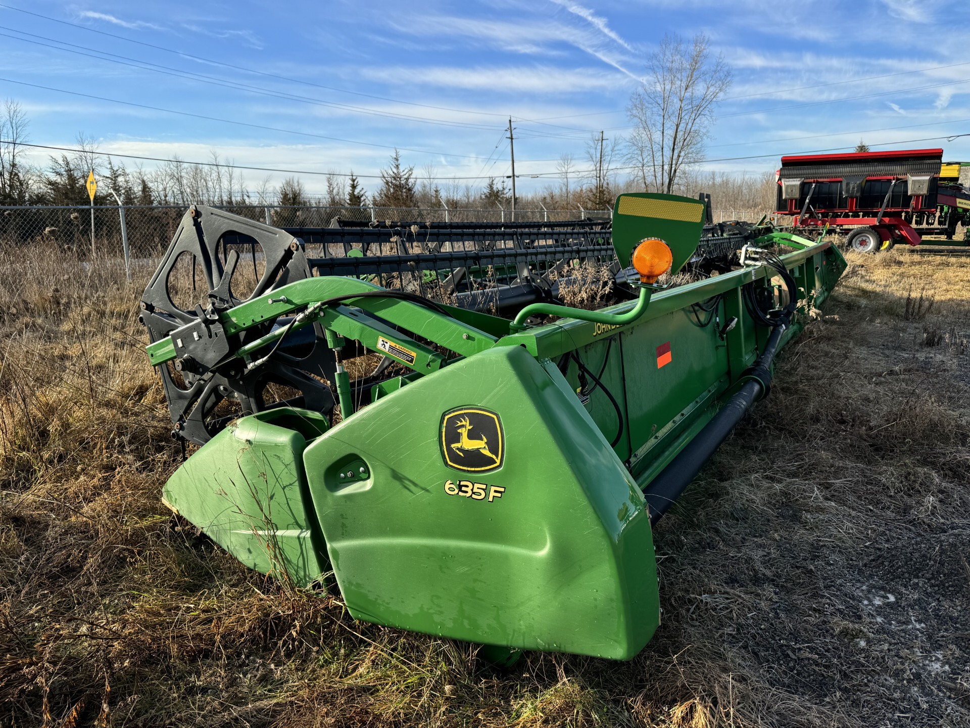 2013 John Deere 635F Image 2