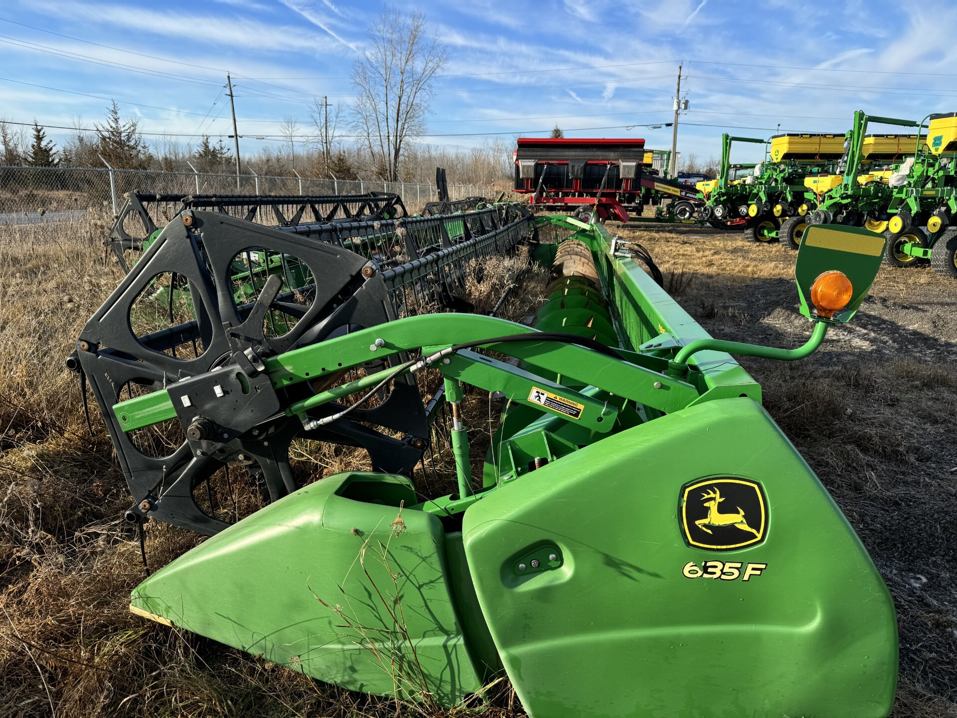 2013 John Deere 635F Image 3