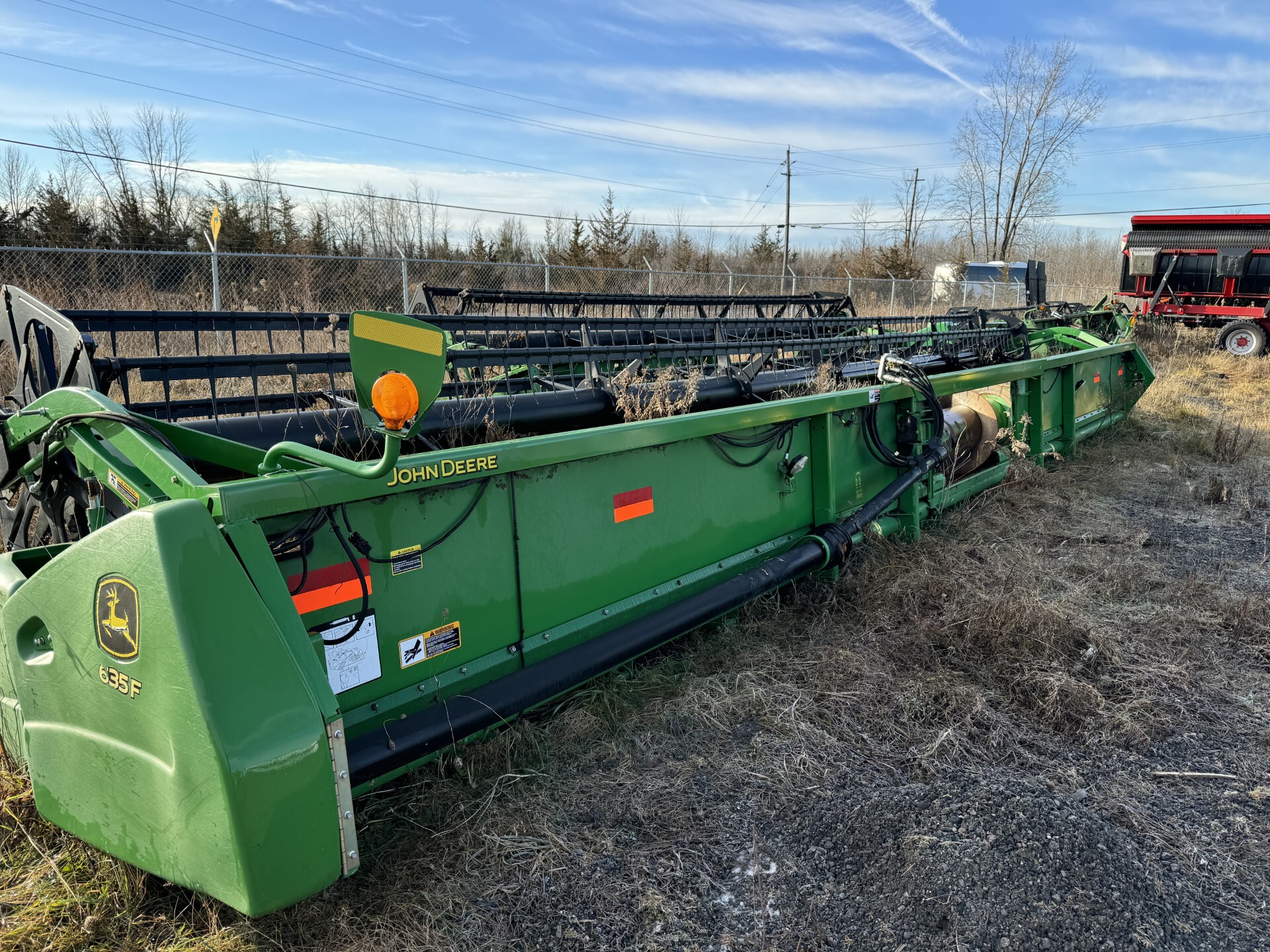 2013 John Deere 635F Image 4