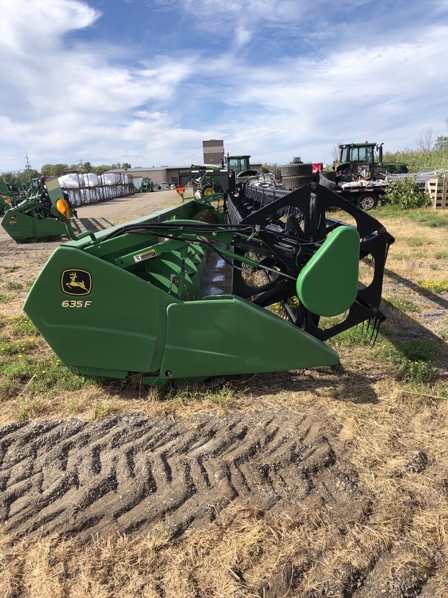 2013 John Deere 635F Image 4