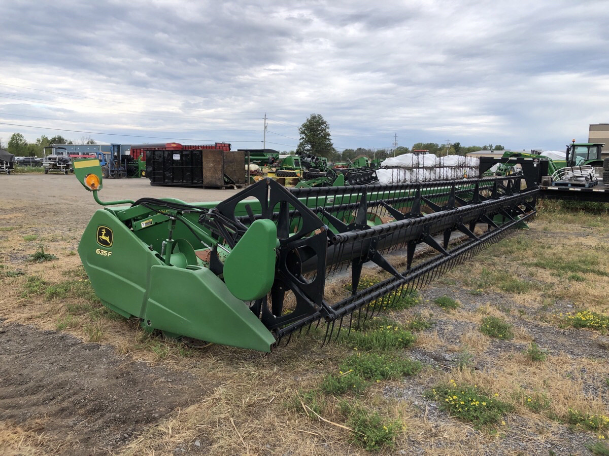 2013 John Deere 635F Image 2