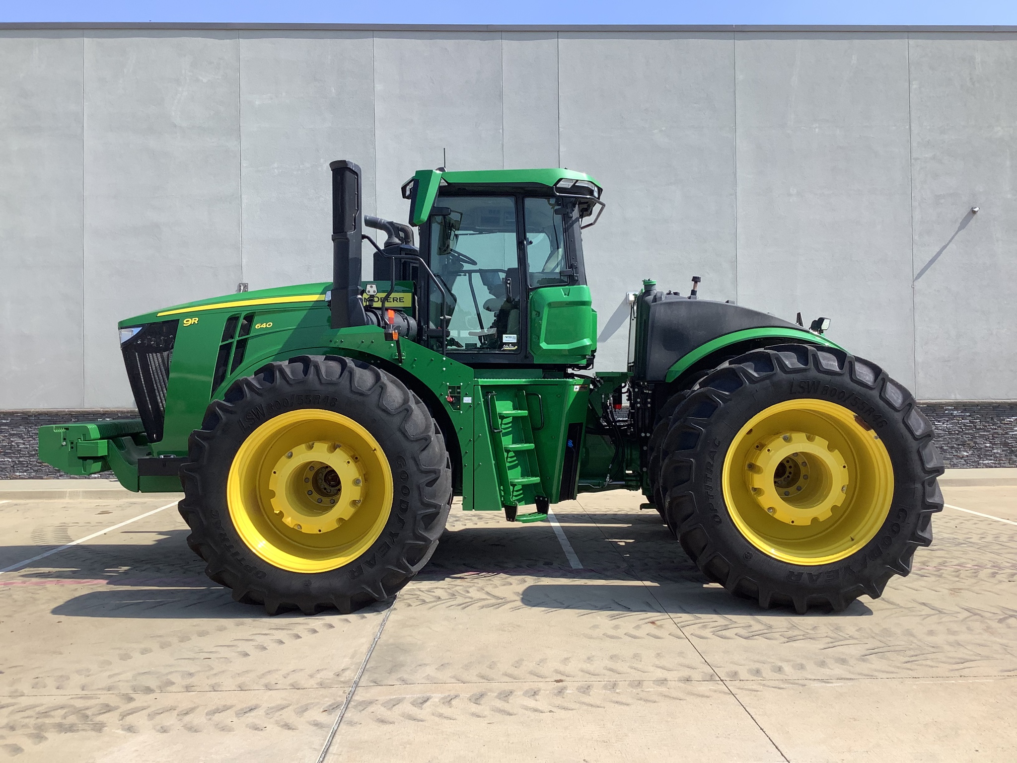 2024 John Deere 9R 640 Image 2