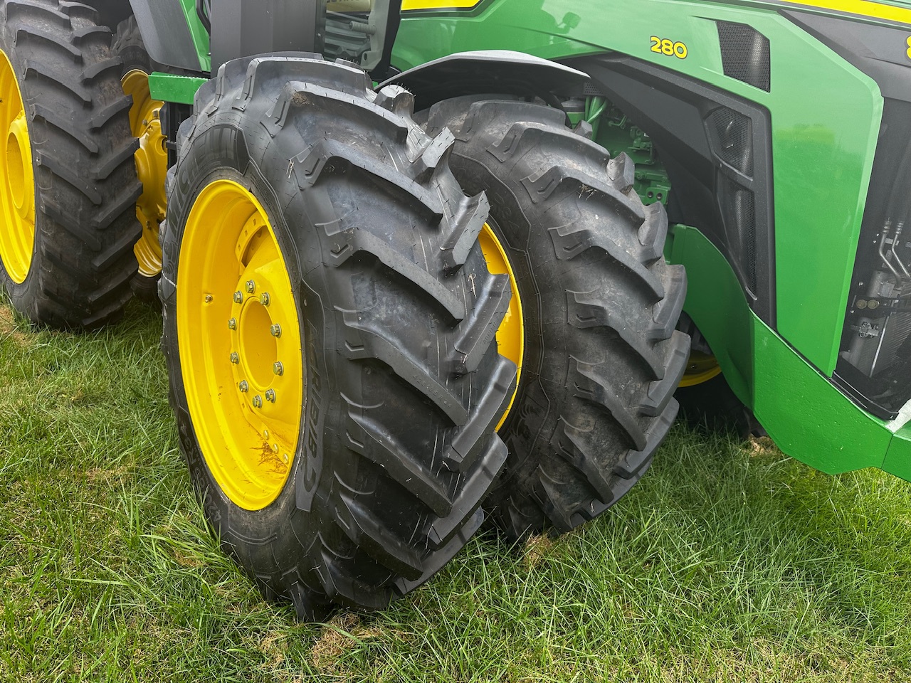  2024 John Deere 8R 280 at Heritage Tractor in Lacon, IL