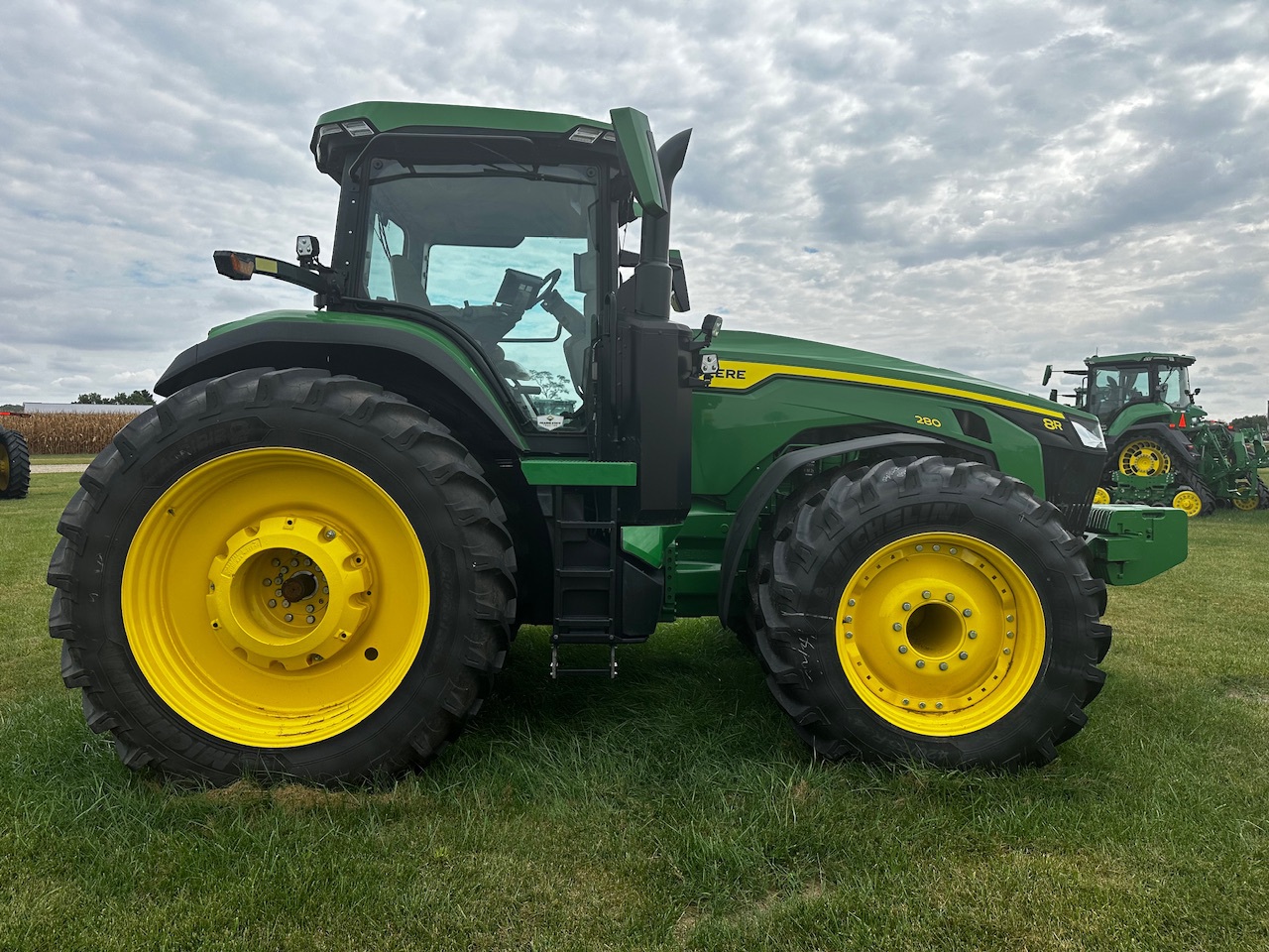  2024 John Deere 8R 280 at Heritage Tractor in Lacon, IL
