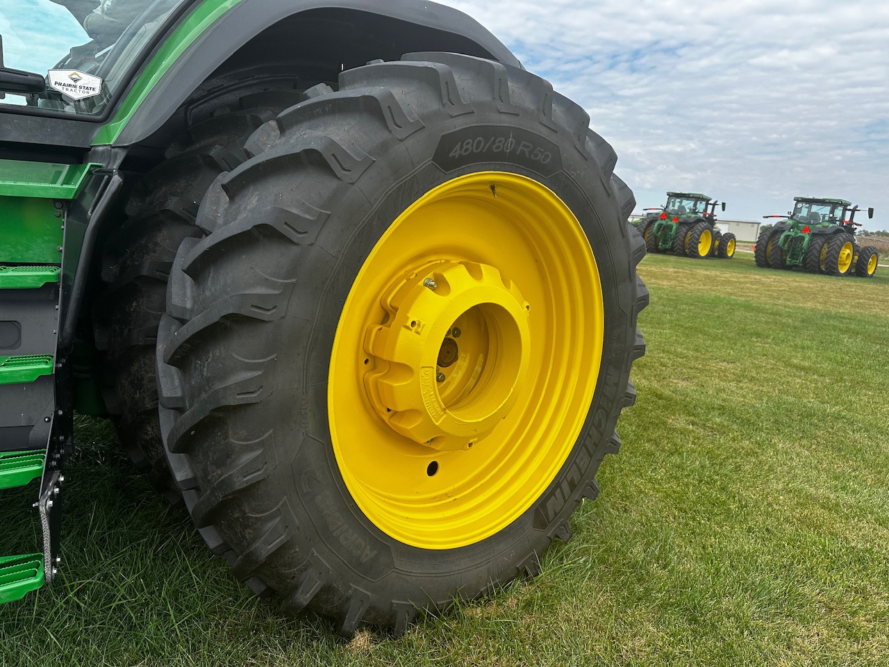  2024 John Deere 8R 280 at Heritage Tractor in Lacon, IL