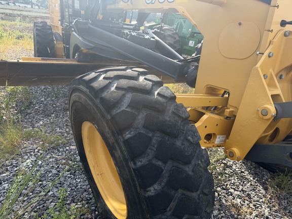 2019 John Deere 670G