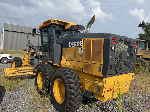 2019 John Deere 670G