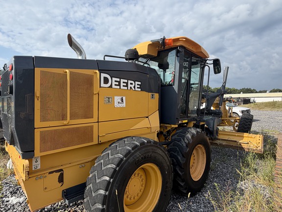 2019 John Deere 670G