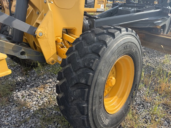 2019 John Deere 670G