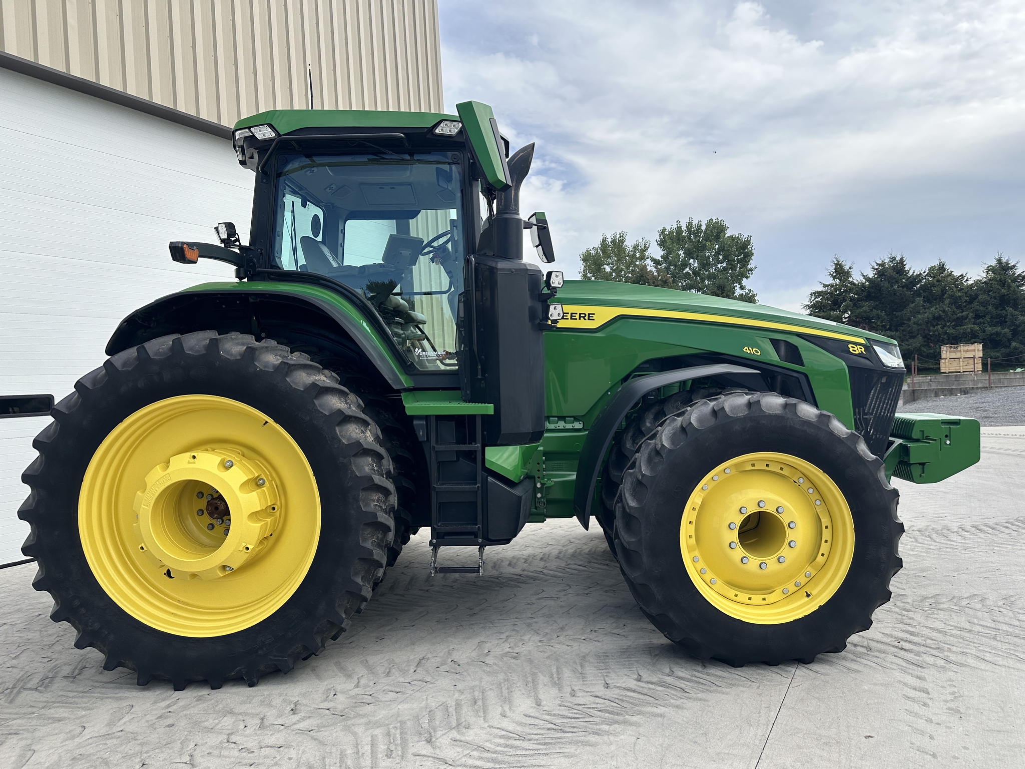 2020 John Deere 8R 410 Image 2